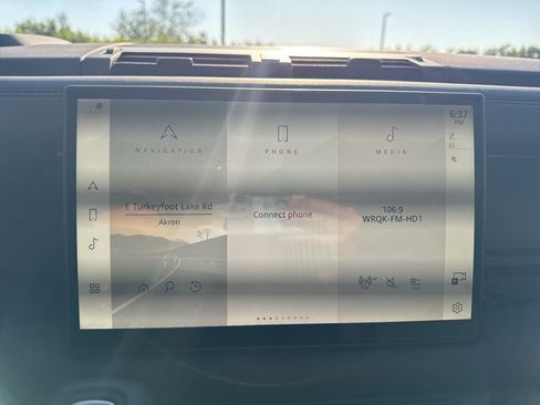 New 2024 Land Rover Defender 90 V8 image 16