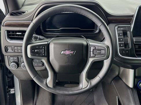 Used 2023 Chevrolet Tahoe Z71 w/ Z71 Off-Road Package AWD/4WD image 11