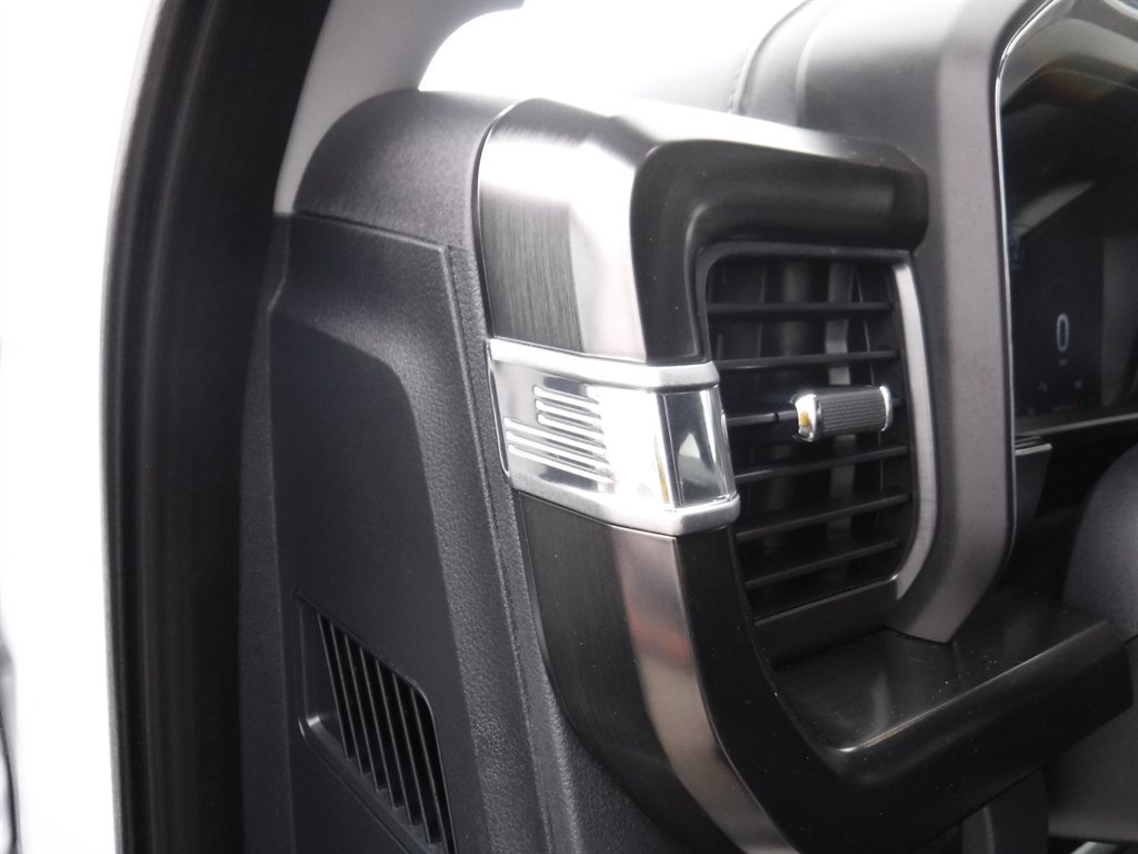Used 2024 Ford F250 Lariat w/ Sport Appearance Package AWD/4WD image 19