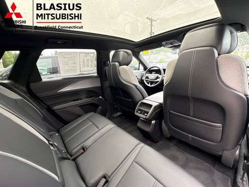 Used 2024 Cadillac Lyriq Tech w/ Driver Assist Package AWD/4WD image 41