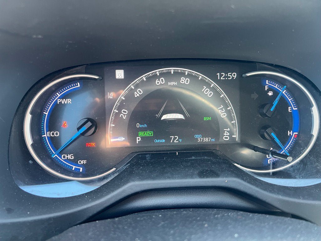 Used 2025 Toyota RAV4 XLE AWD/4WD image 17