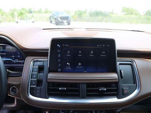 Certified 2024 Chevrolet Tahoe High Country AWD/4WD image 18