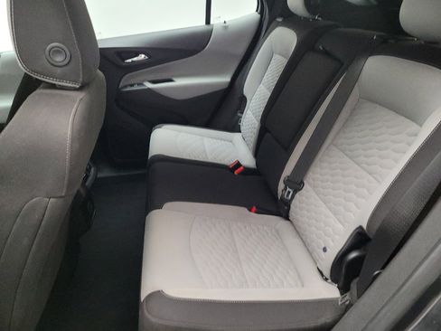 Used 2019 Chevrolet Equinox LS FWD image 18