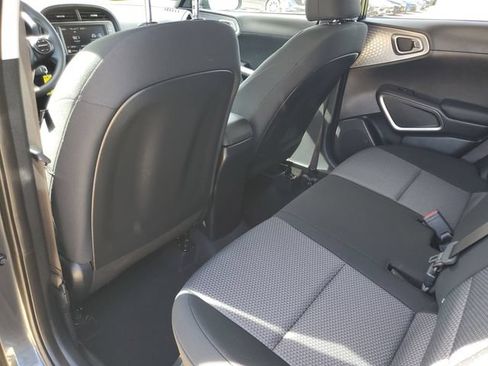 Used 2025 Kia Soul LX FWD image 28