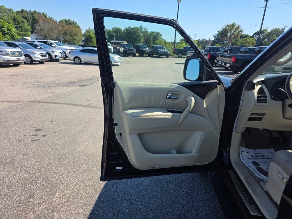 Used 2012 INFINITI QX56 4WD w/ Deluxe Touring Pkg image 6