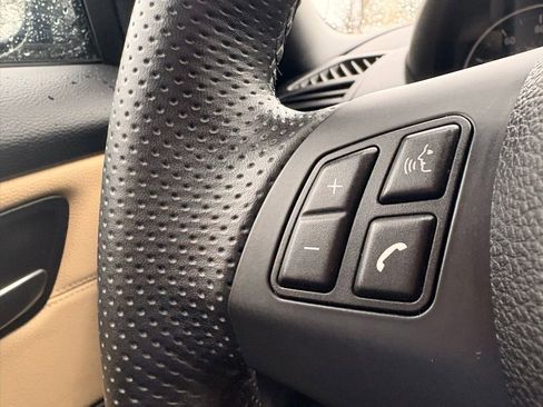 Used 2013 BMW 135i Convertible image 27