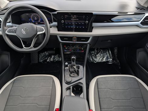 New 2026 Volkswagen Taos SE AWD/4WD image 9