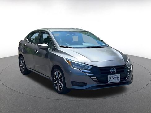 Used 2025 Nissan Versa SV FWD image 3