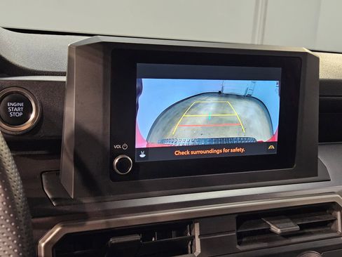 Certified 2025 Toyota 4Runner SR5 image 30