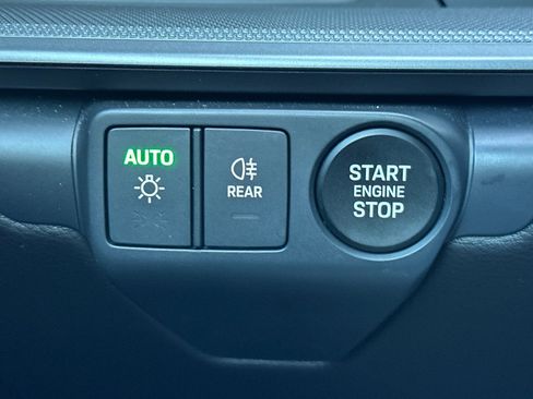 Used 2025 Porsche 911 Carrera image 22