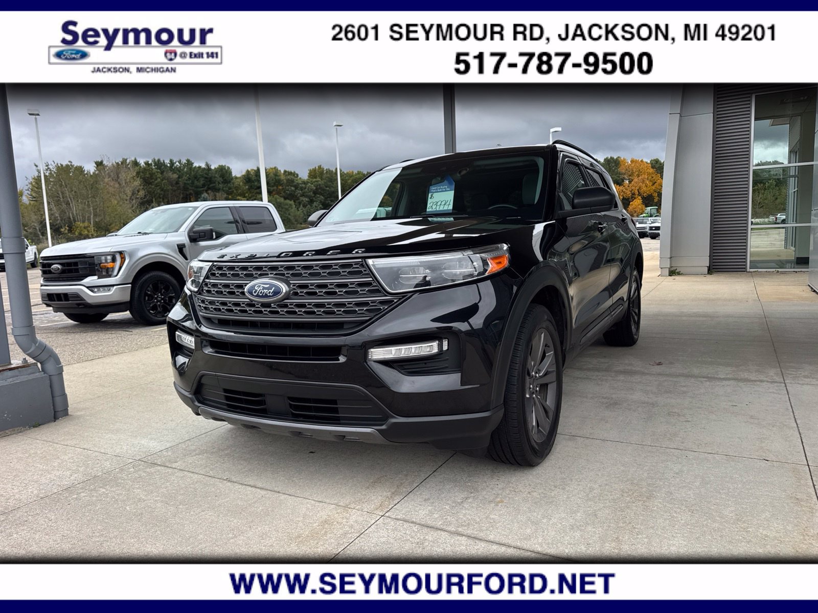 Certified 2021 Ford Explorer XLT w/ Equipment Group 202A AWD/4WD image 1