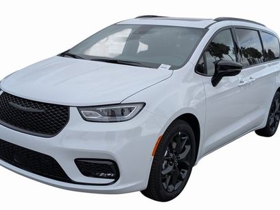 New 2026 Chrysler Pacifica Limited