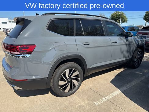 Used 2026 Volkswagen Atlas SE FWD image 2