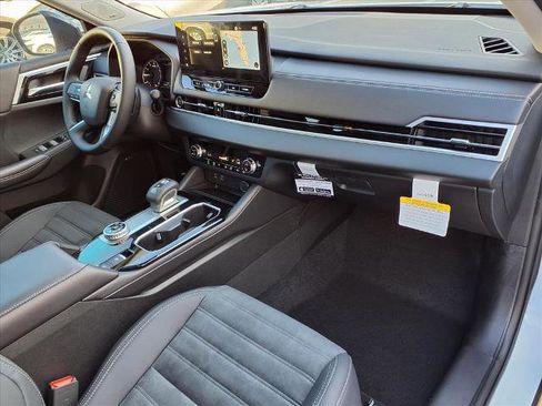 New 2025 Mitsubishi Outlander AWD image 8