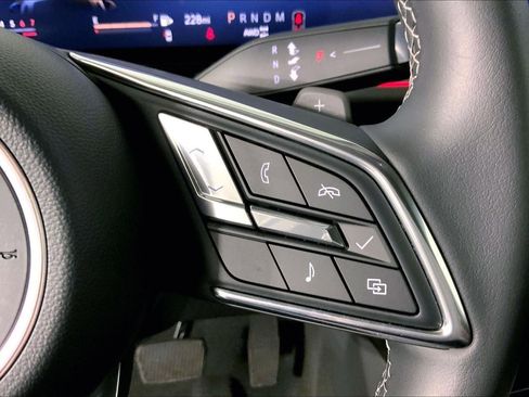 Used 2025 Buick Envision Preferred image 18