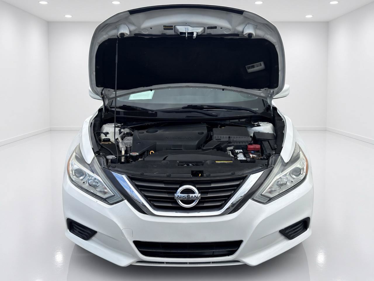 Used 2016 Nissan Altima 2.5 S w/ Power Driver Seat Package FWD image 10