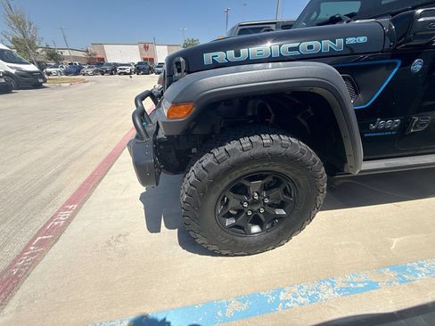 Used 2023 Jeep Wrangler Unlimited Rubicon 4xe AWD/4WD image 19