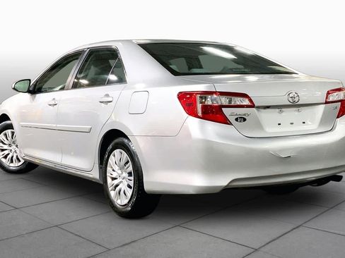 Used 2014 Toyota Camry LE FWD image 12