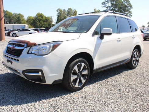 Used 2017 Subaru Forester 2.5i Premium image 3