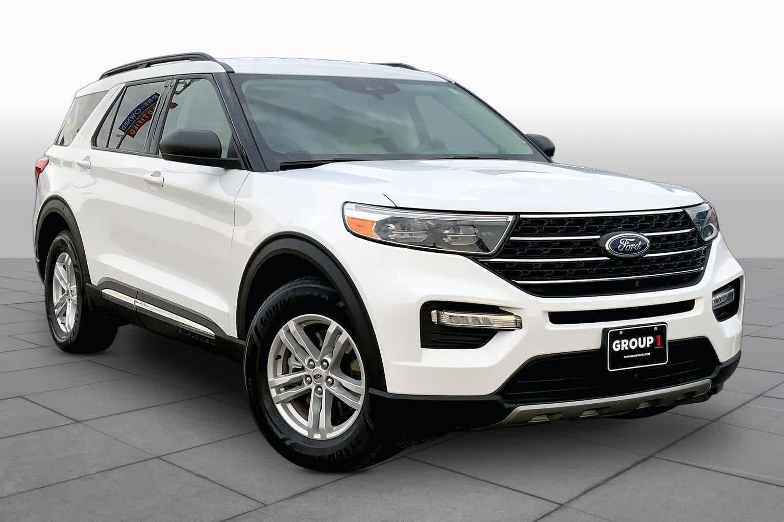 Used 2024 Ford Explorer XLT w/ Equipment Group 202A AWD/4WD image 2