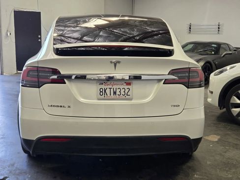 Used 2017 Tesla Model X 75D image 3