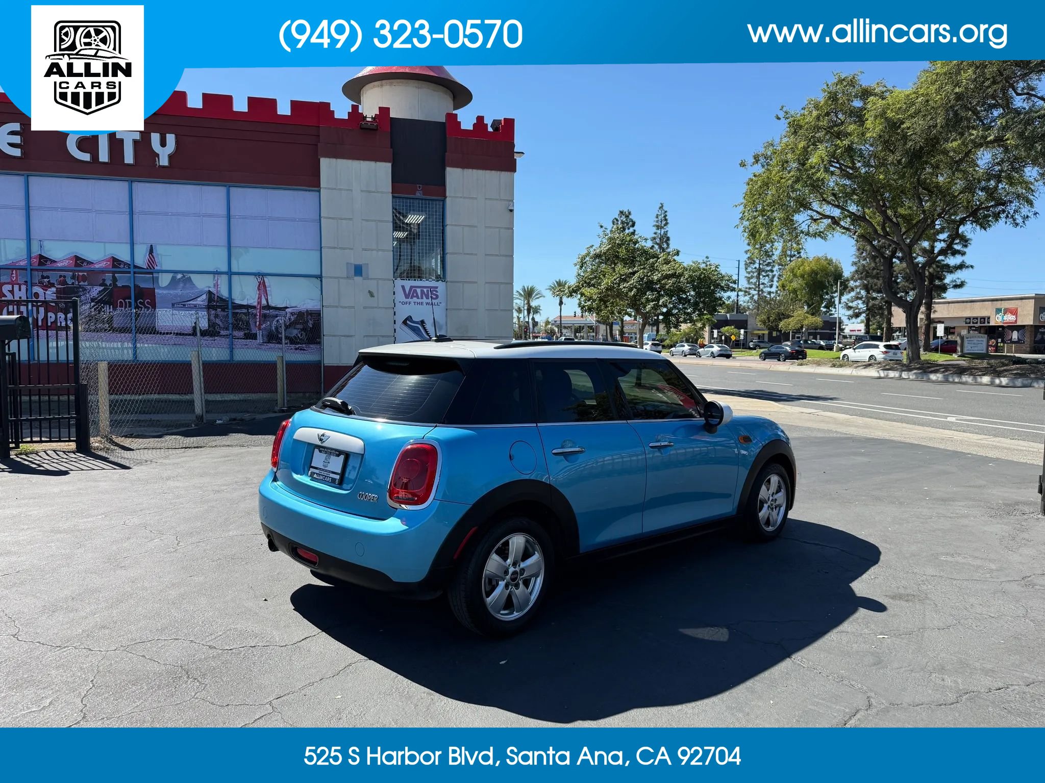 Used 2015 MINI Cooper 4-Door Hardtop FWD image 5