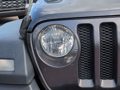 Used 2018 Jeep Wrangler Unlimited Sport S AWD/4WD image 10