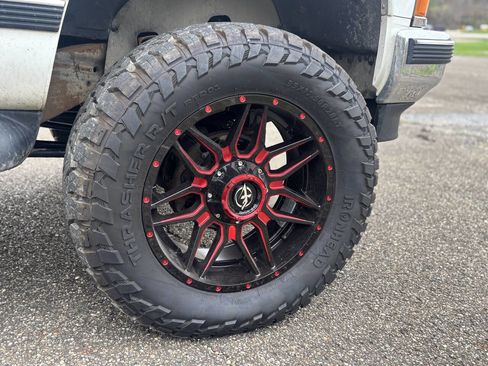 Used 1997 Chevrolet Tahoe 4WD w/ Preferred Equipment Group 3 image 19