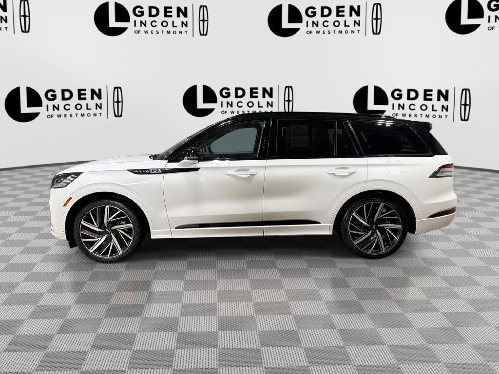 Used 2025 Lincoln Aviator Black Label w/ Black Label Special Edition AWD/4WD image 5