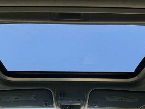 Used 2013 Chevrolet Avalanche LT image 24