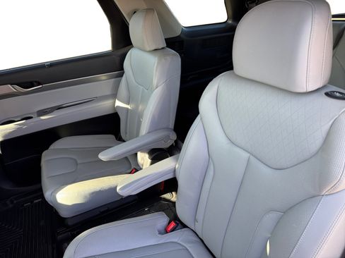 Used 2021 Hyundai Palisade SEL w/ Premium Package image 16