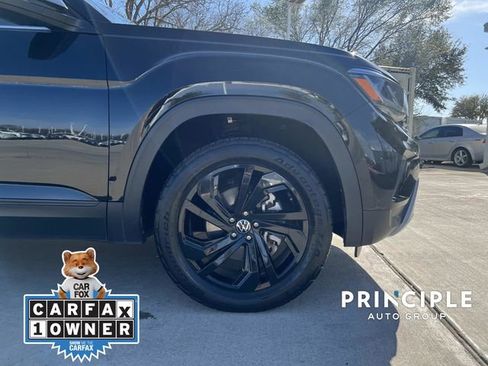 Used 2022 Volkswagen Atlas SE w/ Black Wheel Package image 4