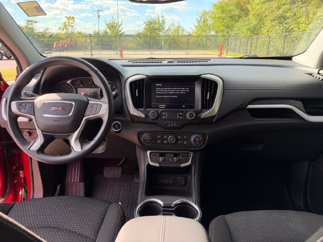Used 2024 GMC Terrain SLE w/ Driver Convenience Package FWD image 15