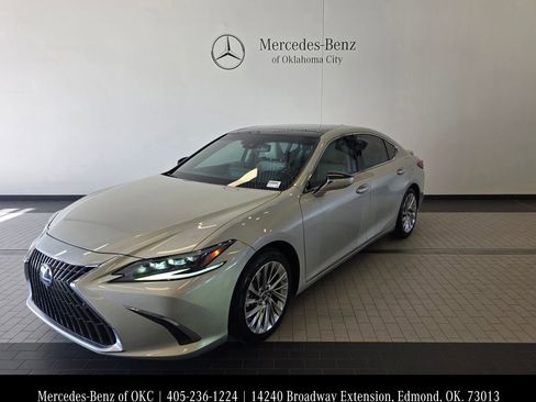Used 2022 Lexus ES 350 Ultra Luxury w/ Accessory Package 2 image 1