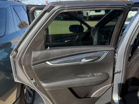 Used 2022 Cadillac XT5 Premium Luxury image 16