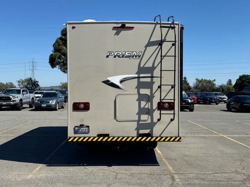 Used 2017 Mercedes-Benz Sprinter 3500 image 4