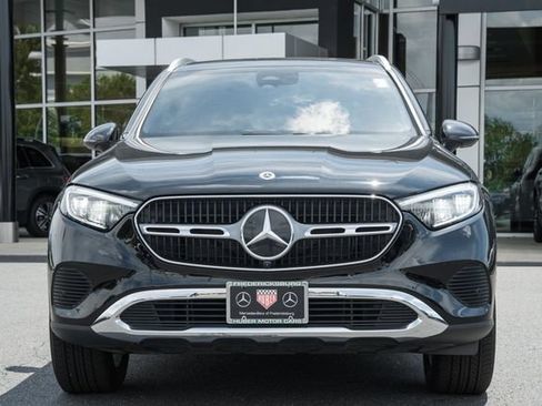 Used 2025 Mercedes-Benz GLC 300 4MATIC image 2