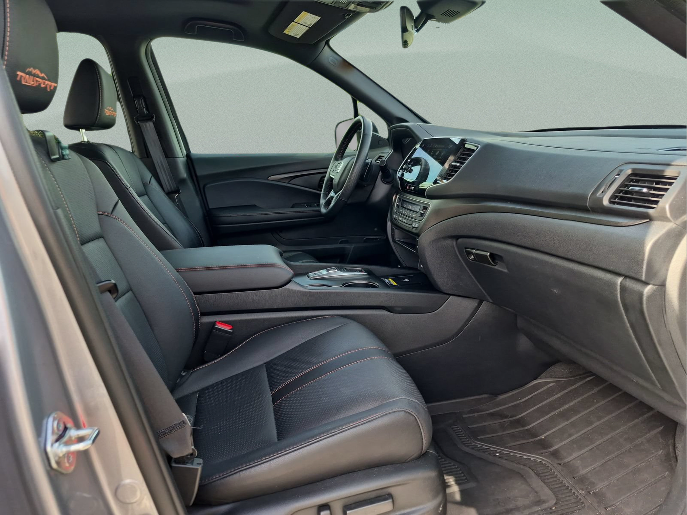 Certified 2025 Honda Passport TrailSport image 19
