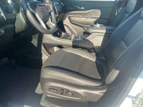 Used 2023 GMC Acadia SLT w/ Elevation Edition AWD/4WD image 16