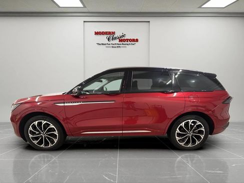 Used 2024 Lincoln Nautilus Reserve image 4