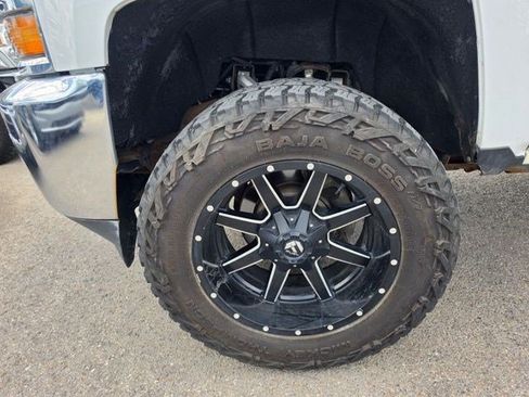 Used 2018 Chevrolet Silverado 3500 LT AWD/4WD image 3