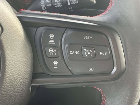 Used 2024 Jeep Wrangler Unlimited Rubicon image 9