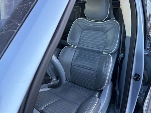 Used 2019 Lincoln Navigator L Black Label w/ Cargo Package image 4