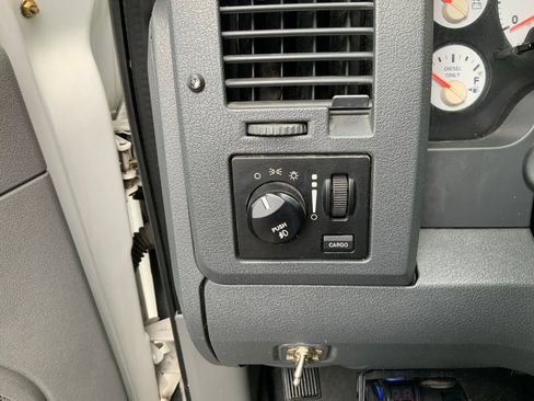 Used 2006 Dodge Ram 2500 Truck SLT AWD/4WD image 17