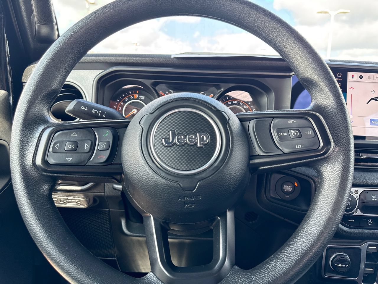 Certified 2025 Jeep Gladiator Sport AWD/4WD image 17