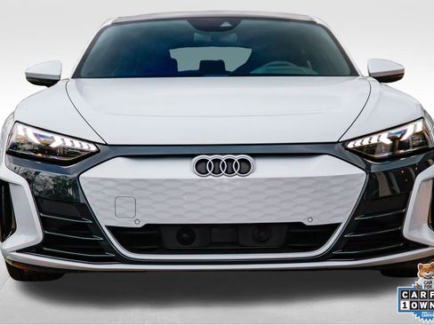 Used 2024 Audi e-tron GT Premium Plus image 2