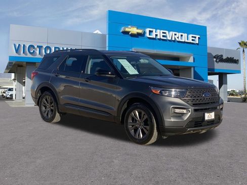 Used 2022 Ford Explorer XLT w/ Equipment Group 202A image 10