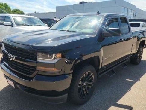 Used 2018 Chevrolet Silverado 1500 Custom w/ Custom Value Package AWD/4WD image 2