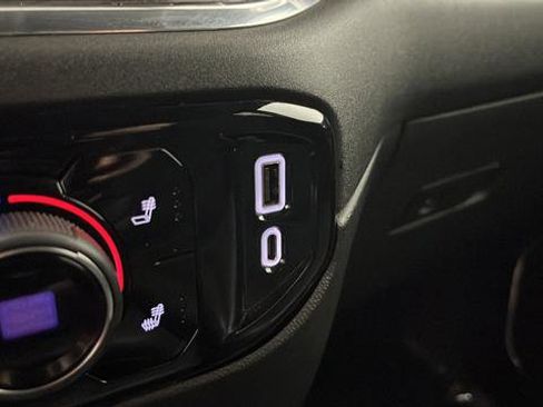 Used 2022 Chevrolet Silverado 1500 LT AWD/4WD image 30