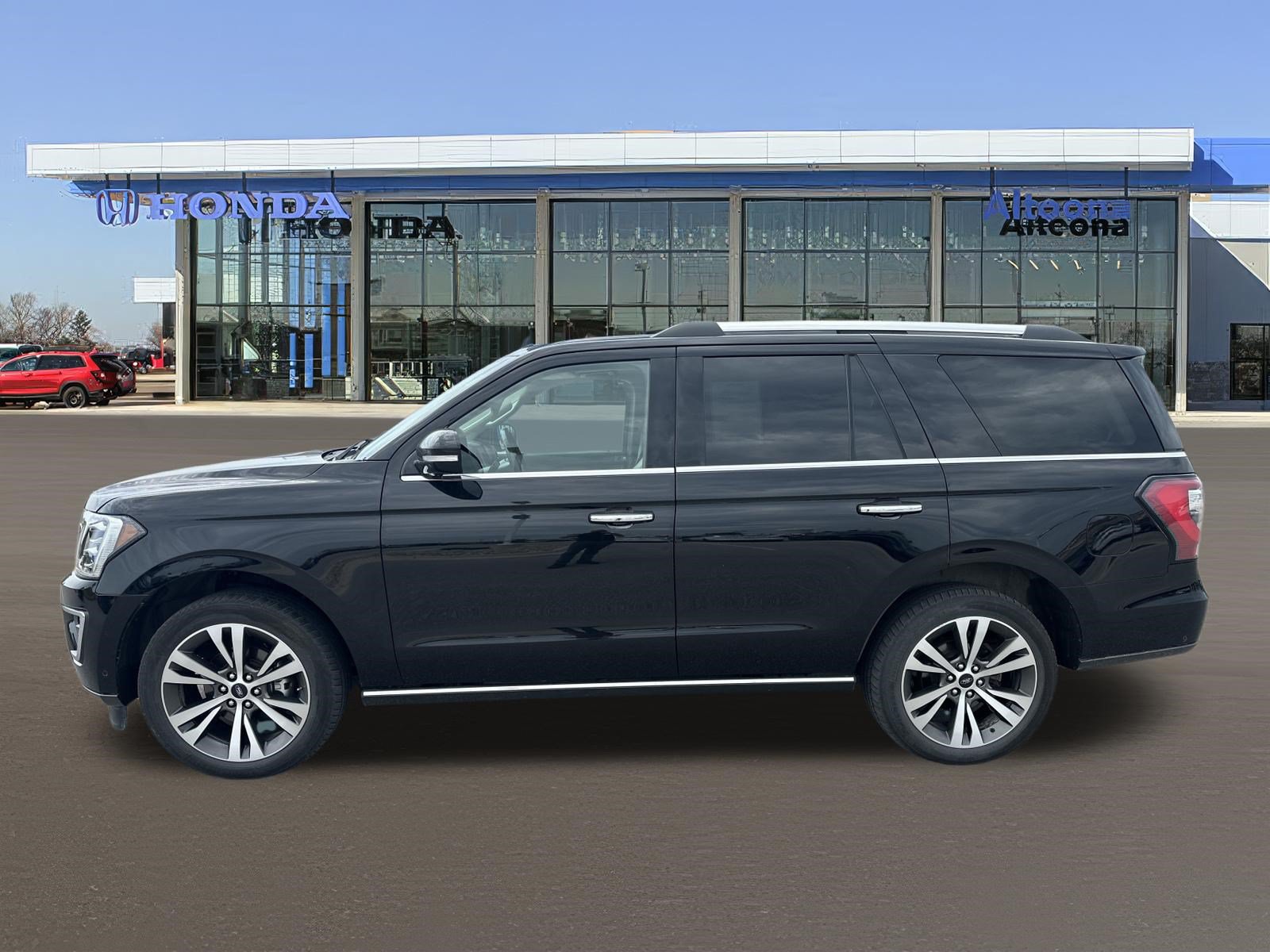 Used 2021 Ford Expedition Limited AWD/4WD image 2